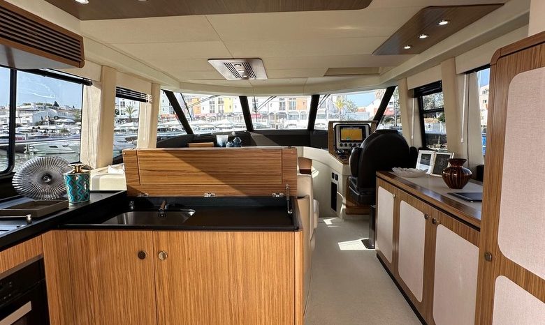 Azimut Magellano 53 full