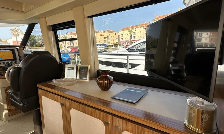 Azimut Magellano 53 full