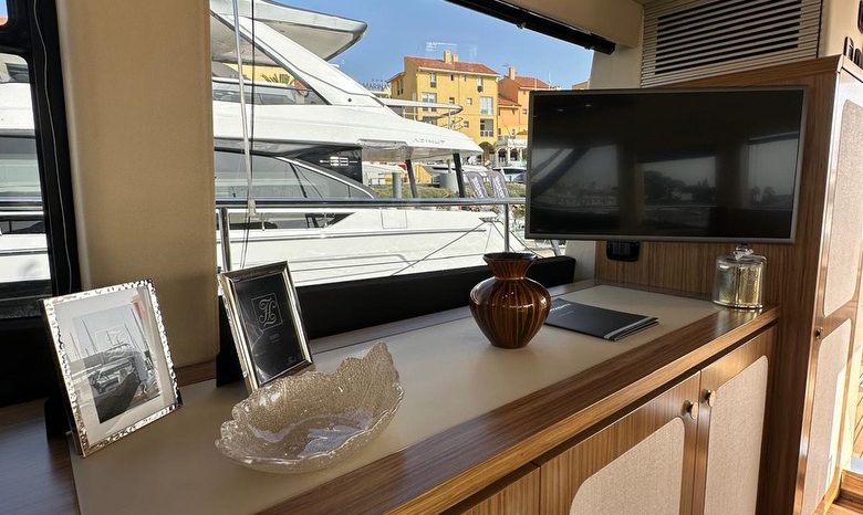 Azimut Magellano 53 full