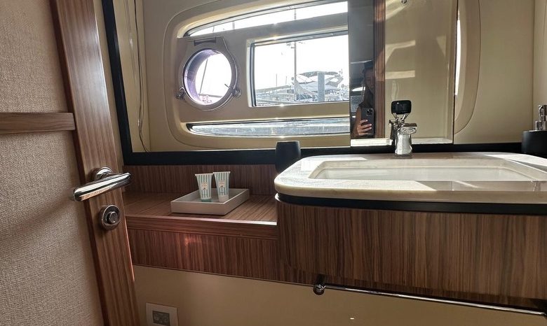 Azimut Magellano 53 full