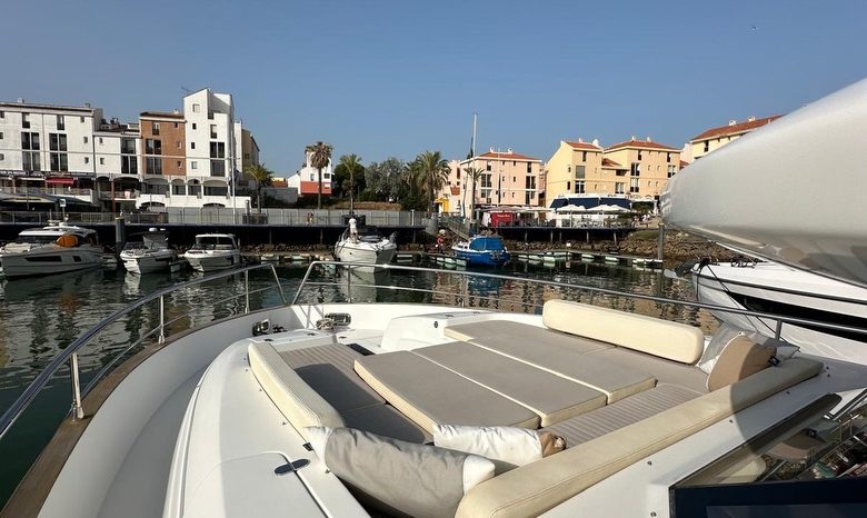 Azimut Magellano 53 full
