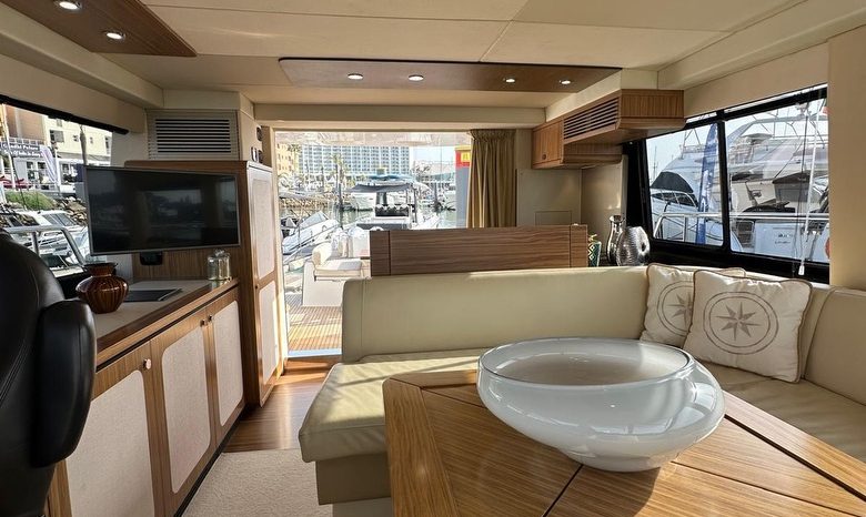 Azimut Magellano 53 full