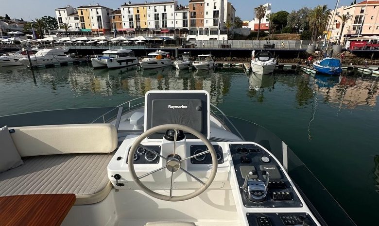 Azimut Magellano 53 full