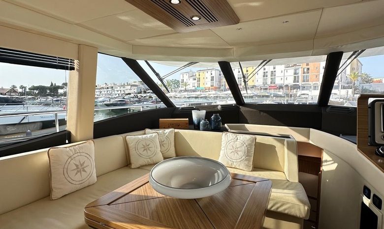 Azimut Magellano 53 full