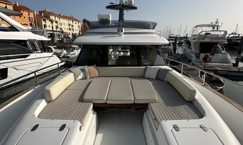 Azimut Magellano 53 full