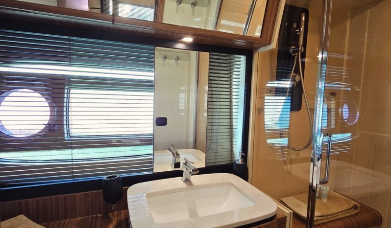 Azimut Magellano 53 full